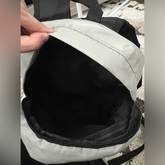 Byte Backpack - Picture 5 of 9